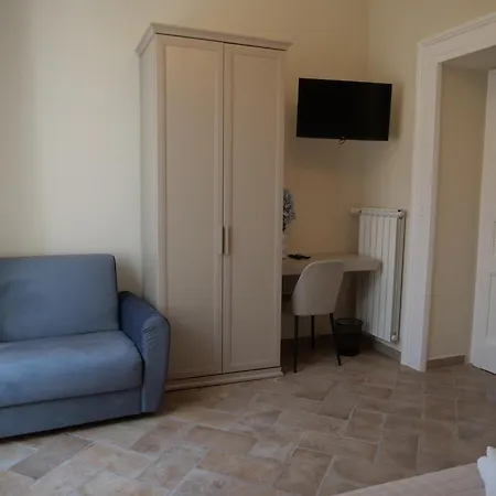 Lucchese * SantʼAgata deʼ Goti