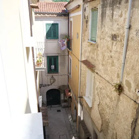 Lucchese Couette-café SantʼAgata deʼ Goti