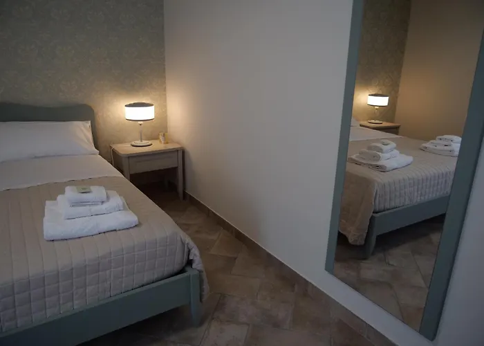 Lucchese * SantʼAgata deʼ Goti